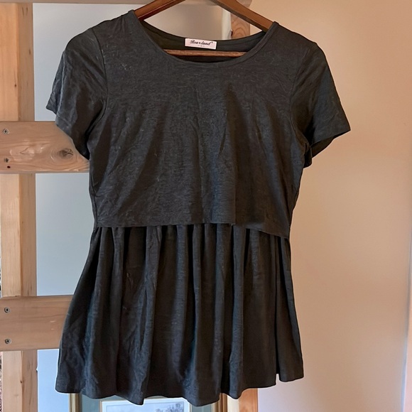 Tops - Grey Knit Nursing/maternity top sz S